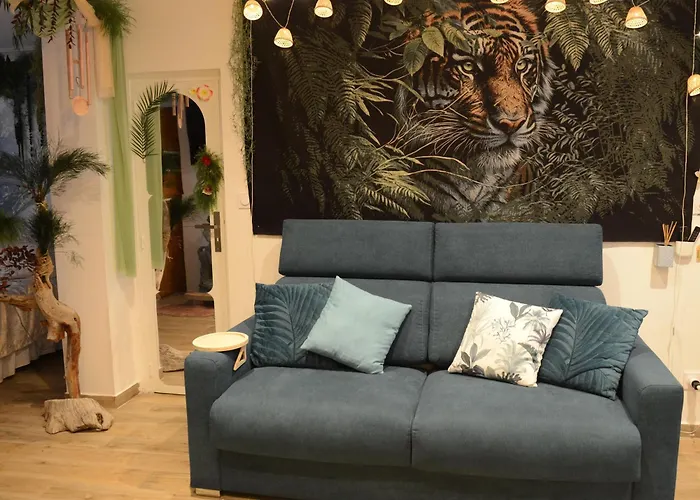 Jungle Spa - Cocon Tropical Et Depaysant Avec Balneo En Plein Coeur De Pezenas !