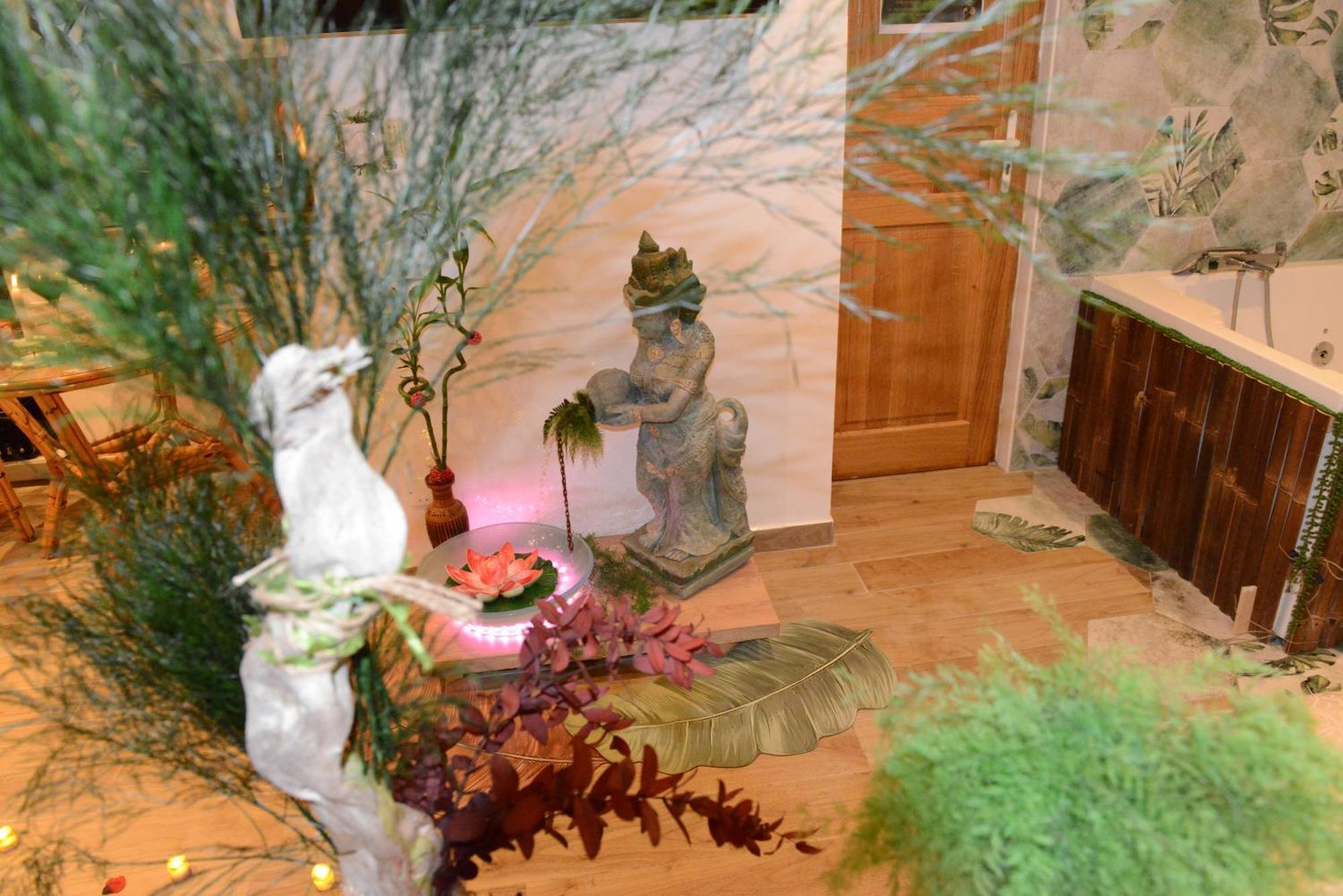 Jungle - Cocon Romantique Et Tropical Avec Jacuzzi Prive ! Appartement *