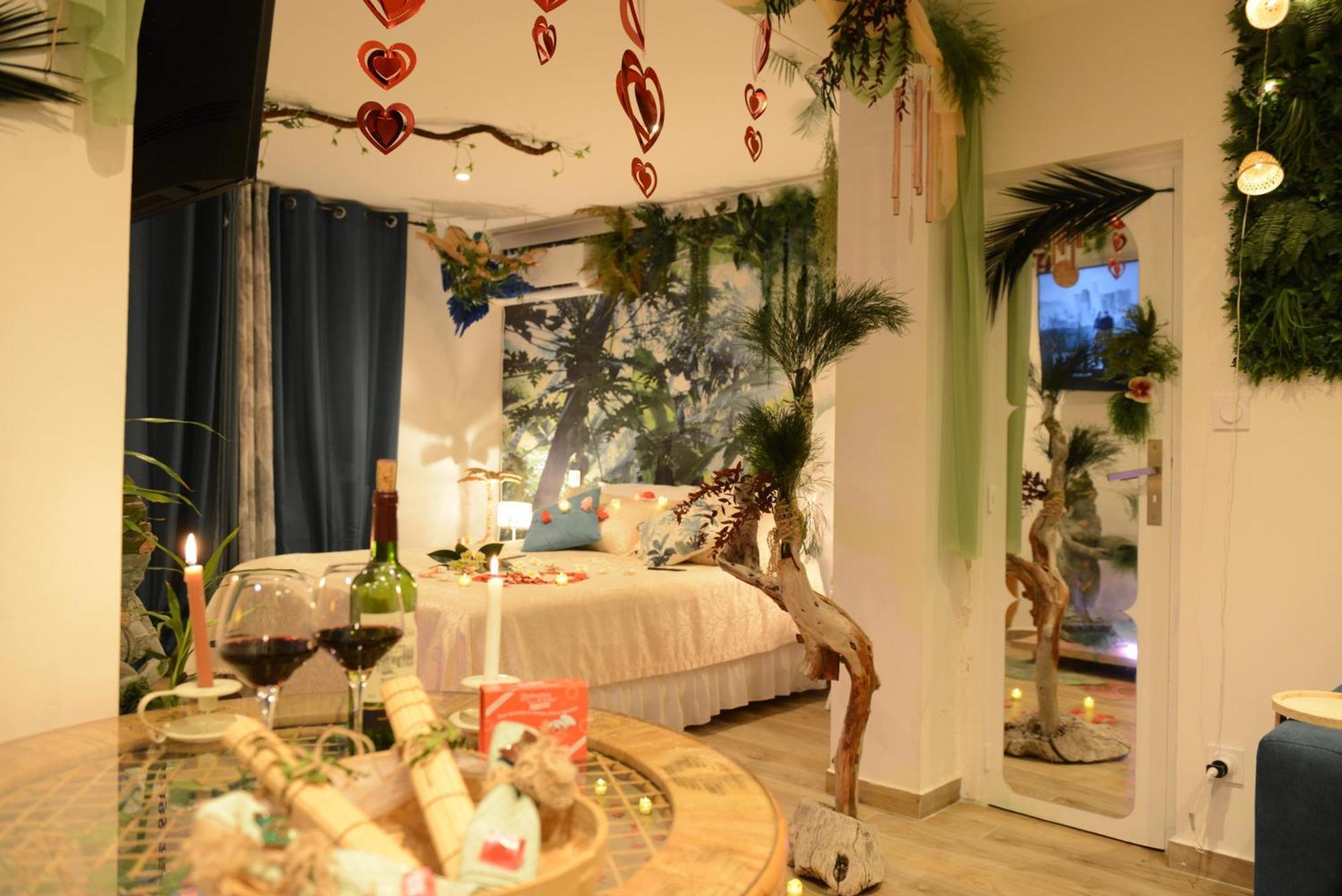 Jungle - Cocon Romantique Et Tropical Avec Jacuzzi Prive ! *