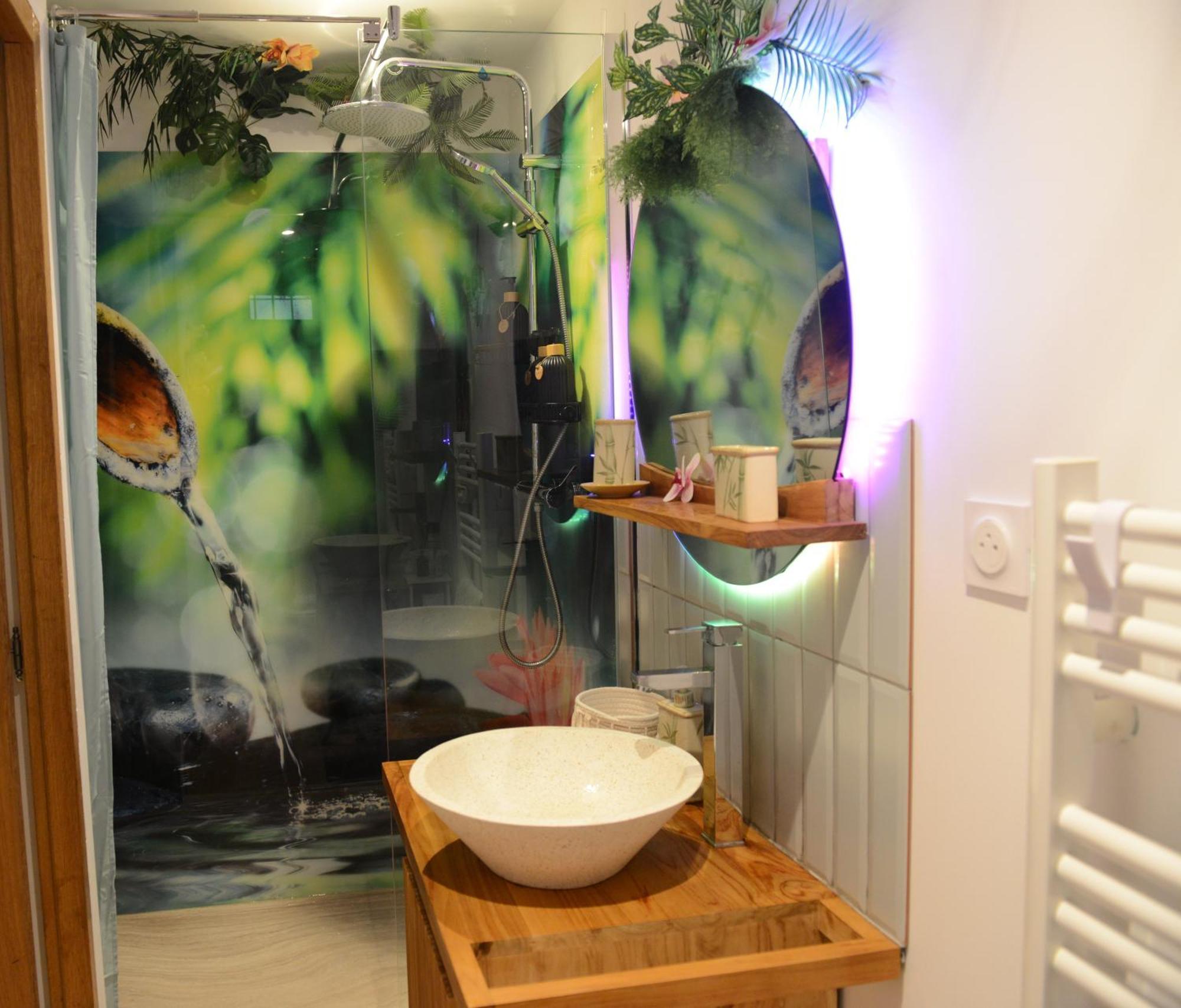 Apartment Jungle - Cocon Tropical Et Depaysant Avec Balneo En Plein Coeur De ! Pézenas